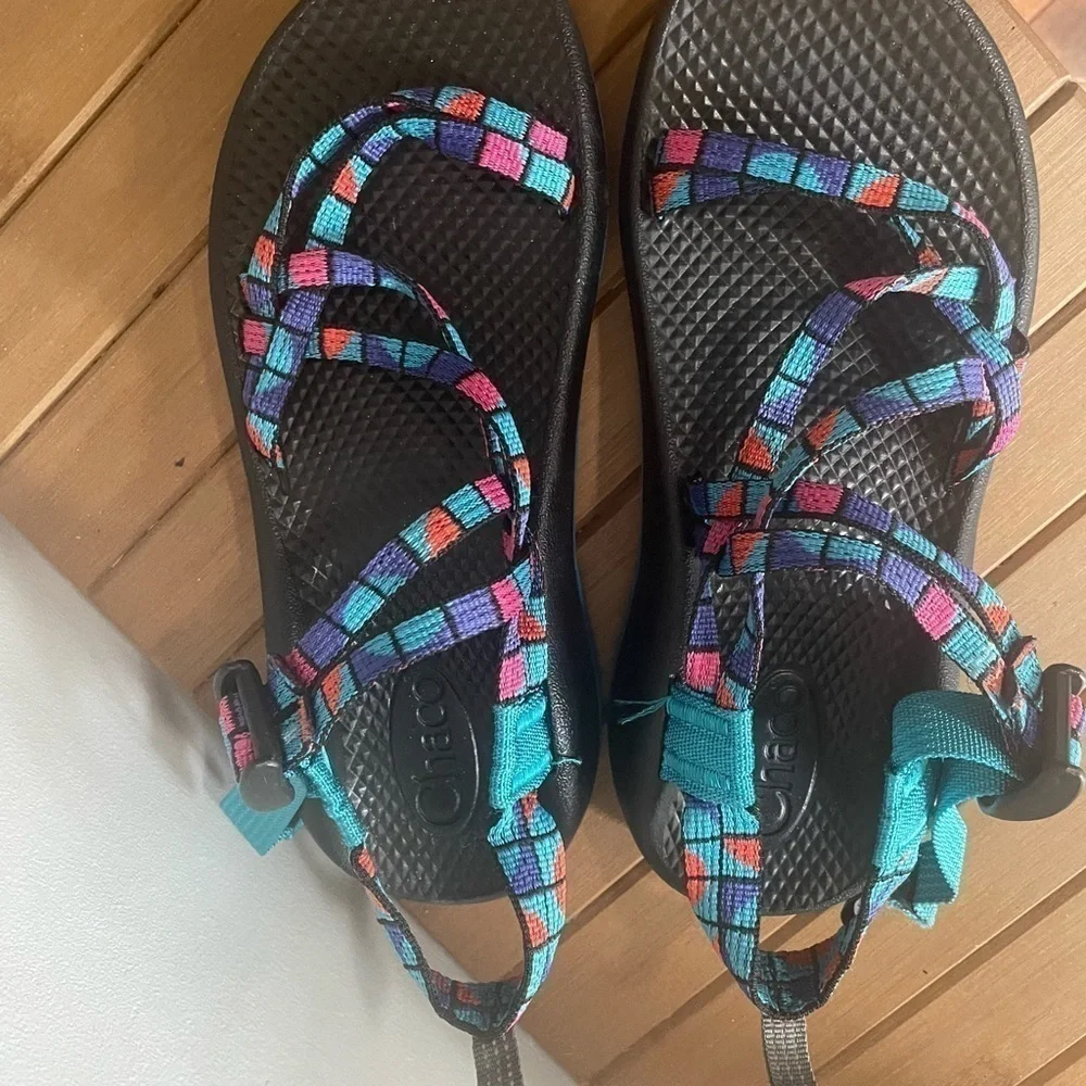 Chaco sandals size 4 youth - Picture 2 of 4